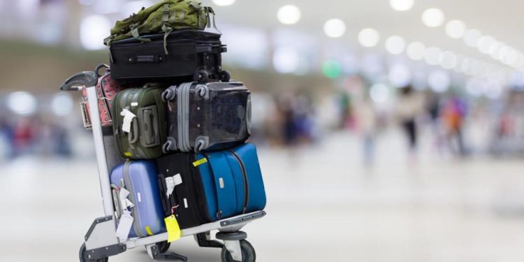 Percheziții și rețineri la o companie de turism din Chișinău: clienții semnau contracte, dar nu ajungeau la destinația promisă