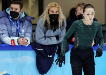 МОК отменил вручение золотых медалей российским фигуристам на Олимпиаде