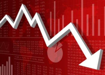 Российские фондовые индексы рухнули на 30-35% на фоне боев в Донбассе