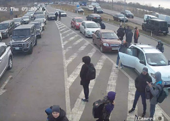 Длинные очереди на границе Молдовы с Украиной