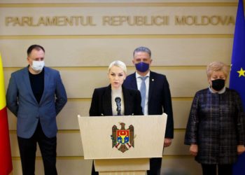 Fracțiunea Partidului „ȘOR” boicotează ședința Parlamentului și le cere repetat deputaților să semneze moțiunea de cenzură împotriva Guvernului