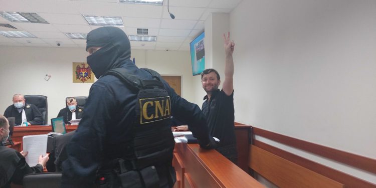 Экс-депутатов Сырбу, Решетникова и Витюка оставили под арестом