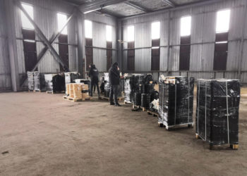 Percheziții la o întreprindere care fabrica și comercializa țigări. Oamenii legii au ridicat peste 75 000 pachete de țigări și peste 1,7 milioane țigarete neîmpachetate