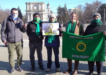 Protest la o fabrică de reciclare a anvelopelor, organizat de Partidul Verde Ecologist. Reacția reprezentanților uzinei | VIDEO