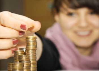 Правительство предложило повысить стипендии для школьников и студентов на 6,9%