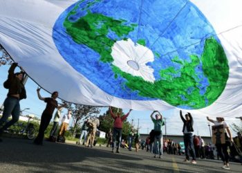 Крупнейшие компании мира провалили планы спасения планеты