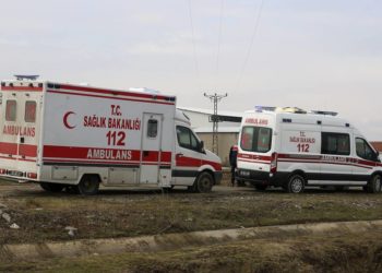 В Турции перевернулся туристический автобус