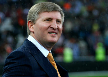 Самый богатый бизнесмен Украины Ринат Ахметов вернулся в страну после призыва Зеленского