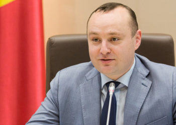 Comuniștii și Socialiștii ar putea iniția demiterea Guvernului și declanșarea unui referendum, după ce vor afla părerea oamenilor despre conducerea țării | VIDEO