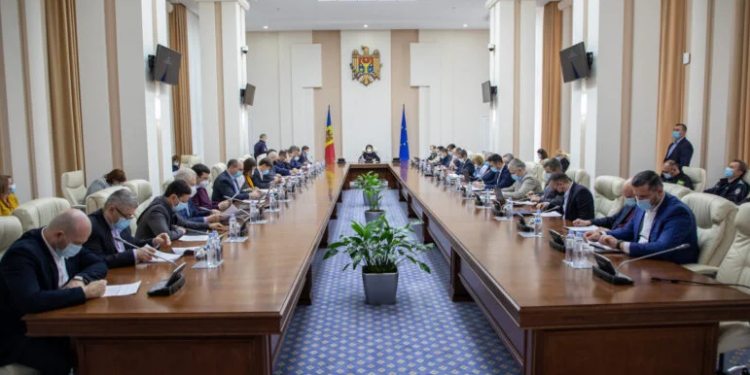 Se elimină obligativitatea certificării naționale a produselor de primă necesitate importate din UE