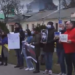 «Să fie pace»: Manifestație pașnică în fața sediului Ambasadei ruse la Chișinău | VIDEO