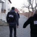 Un angajat al INSP și un medic din Anenii Noi, reținuți: sunt documentați și alți polițiști | VIDEO