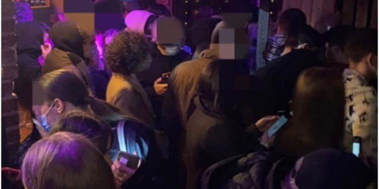 Discoteca se amână, dar nu pentru toți: Distracția zecilor de petrecăreți, dată peste cap aseară | VIDEO