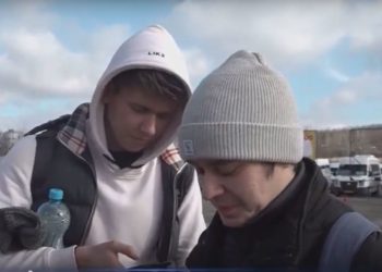 „Nu știm când vom putea reveni în Ucraina”. Ce povestesc locuitorii din Kiev, ajunși la Gara de Nord din Chișinău | VIDEO