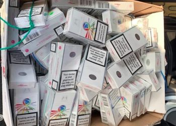 Un șofer de 32 de ani, prins în vamă cu mașina burdușită de țigări | VIDEO