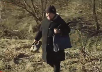 Pe glod, ninsoare și arșiță: Cum reușesc poștașii să facă față volumului mare de lucru cu salarii de 1.400 de lei | VIDEO