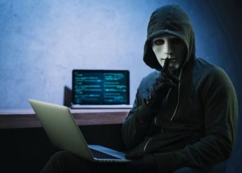 Хакеры Anonymous взломали базу данных Минобороны России