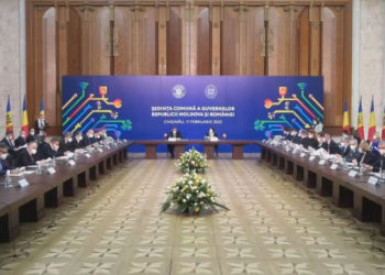 Au venit, au dat mâna, s-au fotografiat, au făcut declarații, dar nu au răspuns la întrebările jurnaliștilor. Cum a avut loc ședința comună a guvernelor României și Republicii Moldova | VIDEO