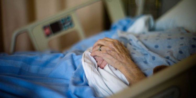 Şapte persoane arestate, după zeci de decese suspecte la un azil de bătrâni privat din Grecia