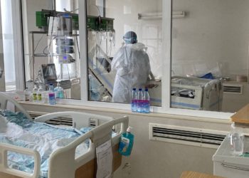 O echipă de medici din capitală a consultat copilul de 4 ani, aflat în comă la Florești