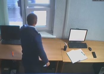 Imagini filmate cu camera ascunsă: Momentul în care mai mulți vameși și polițiști de frontieră iau mită | VIDEO