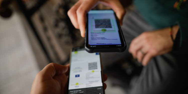 Comisia Europeană propune extinderea cu un an a utilizării certificatului verde: „Virusul încă circulă”