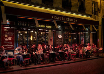 В Европе все больше стран отменяют меры против COVID-19