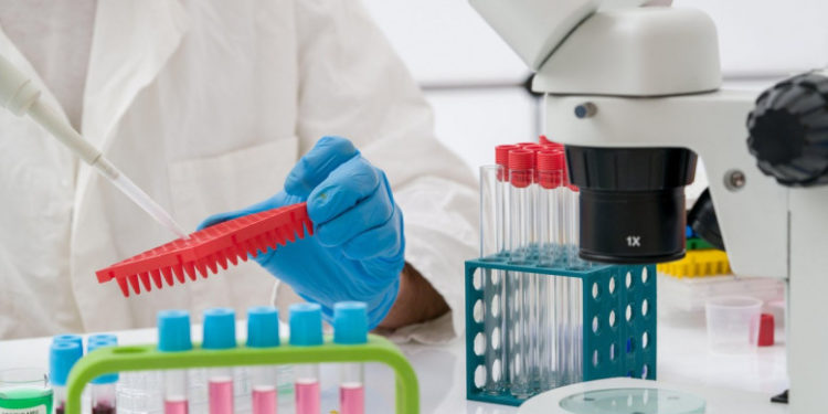 INSP: Subvarianta mai contagioasă a tulpinii Omicron a fost detectată în România