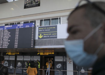 Pentru intrarea în România, certificatele COVID sunt valabile doar cu doza booster | VIDEO