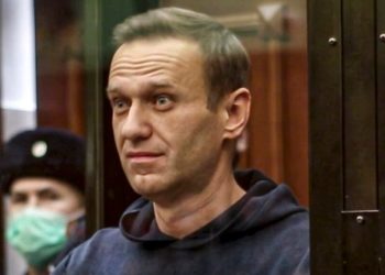 Обвинение потребовало для Навального 13 лет колонии по делу о мошенничестве и неуважении к суду