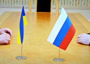 «Диалог стал более конструктивным». Украина и Россия вновь проводят переговоры. Какие требования стороны выдвигают друг другу | VIDEO