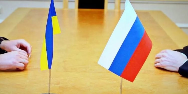 «Диалог стал более конструктивным». Украина и Россия вновь проводят переговоры. Какие требования стороны выдвигают друг другу | VIDEO