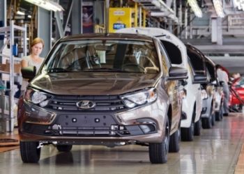 «АвтоВАЗ» на четыре дня остановил сборку автомобилей Lada из-за нехватки компонентов