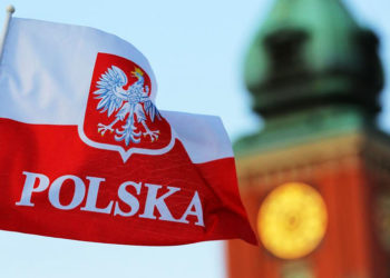В Польше сообщили о планах выслать из страны около 40 дипломатов РФ