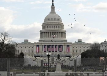 США вводят санкции против оборонной базы РФ, депутатов Госдумы и директора Сбербанка