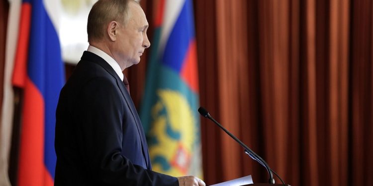 Франция призывает к продолжению диалога с Путиным