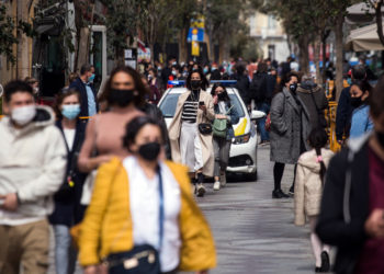 В Испании коронавирус приравняли к обычному эндемическому заболеванию