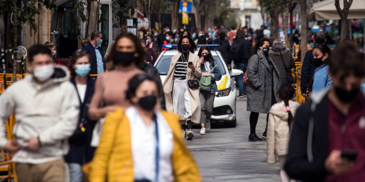 В Испании коронавирус приравняли к обычному эндемическому заболеванию