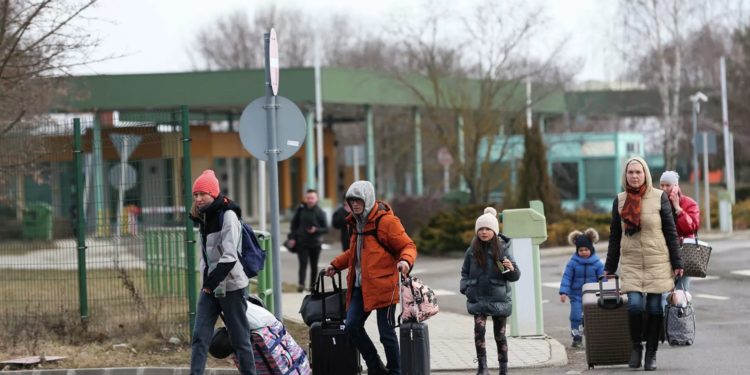 Совет ЕС согласовал план поддержки украинских беженцев