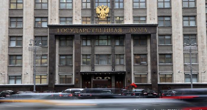 В России Госдума приняла законопроект о наказании за «фейки» о действиях российских военных