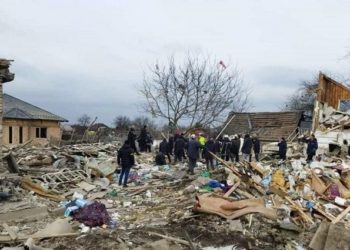 Минобороны РФ объявило об открытии гуманитарных коридоров в Киеве, Харькове, Сумах и Мариуполе. Это сделано по просьбе Макрона к Путину