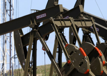 Нефть резко подешевела после скачка накануне