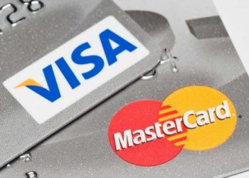 Visa и Mastercard прекратили обслуживание карт в России