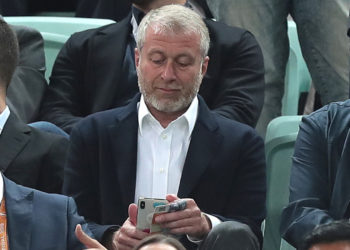 Великобритания ввела санкции против Абрамовича, Миллера, Дерипаски и Сечина