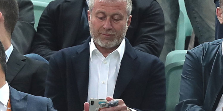 Великобритания ввела санкции против Абрамовича, Миллера, Дерипаски и Сечина