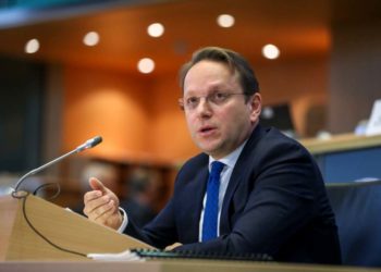 Comisarul european pentru Politica de Vecinătate: Moldova are nevoie de investiţii de miliarde de euro în contextul crizei militare din regiune | VIDEO