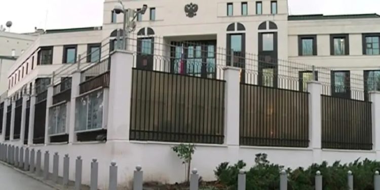 Ambasada Rusiei din Moldova le cere conaționalilor ruși să semnaleze cazurile de discriminare și agresiune