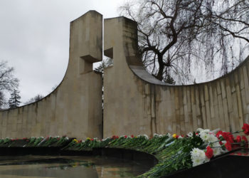 30 de ani de la tragicele evenimente de la Nistru. Oficiali, veterani și cetățeni de rând au depus flori în memoria ostașilor rămași pe câmpul de luptă | VIDEO