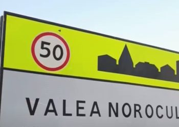 Богослужения и танцы в одном помещении. В программе Moldova la Pachet вы узнаете почему здание бывшей гимназии превратилось в ДК, церковь и музей | VIDEO