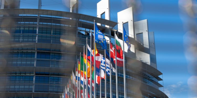 Uniunea Europeană a convenit inițierea procesului de aderare a Republicii Moldova, Ucrainei și Georgia